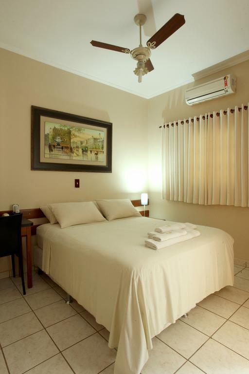 Candeias Hotel Batatais Rom bilde